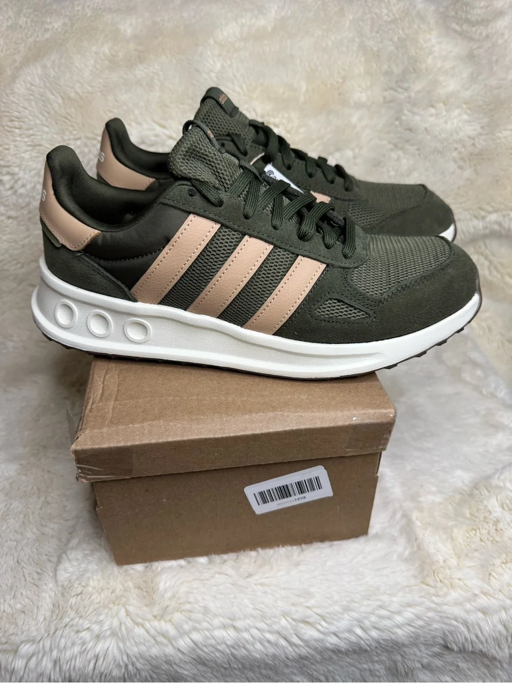 New in replacement box- Adidas cloud foam shoes size 8 men